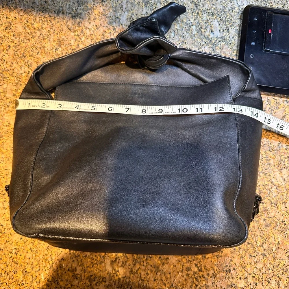 Versace Black Leather Knot-Handle hobo. Shoulder bag